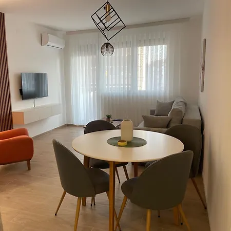 Merak 018 Apartman *